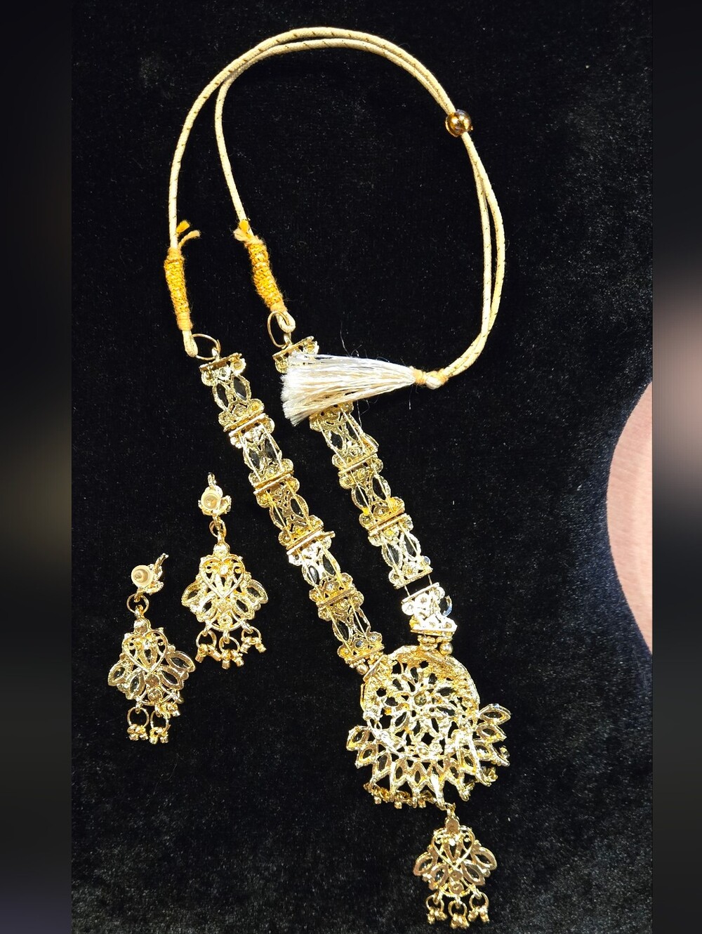 Colorful Statement Necklace Gold Tone With Muliticolored Glass Gems - Picture 7 of 7